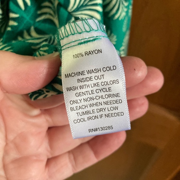 Per Se by Carlisle business casual blouse in vibrant Green Palm leaf Fabric Sz1X - Picture 11 of 11